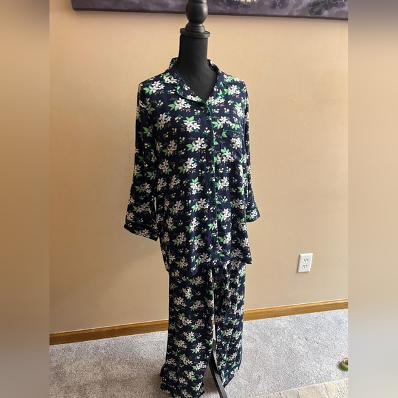 women pajamas - Picture 1 of 5
